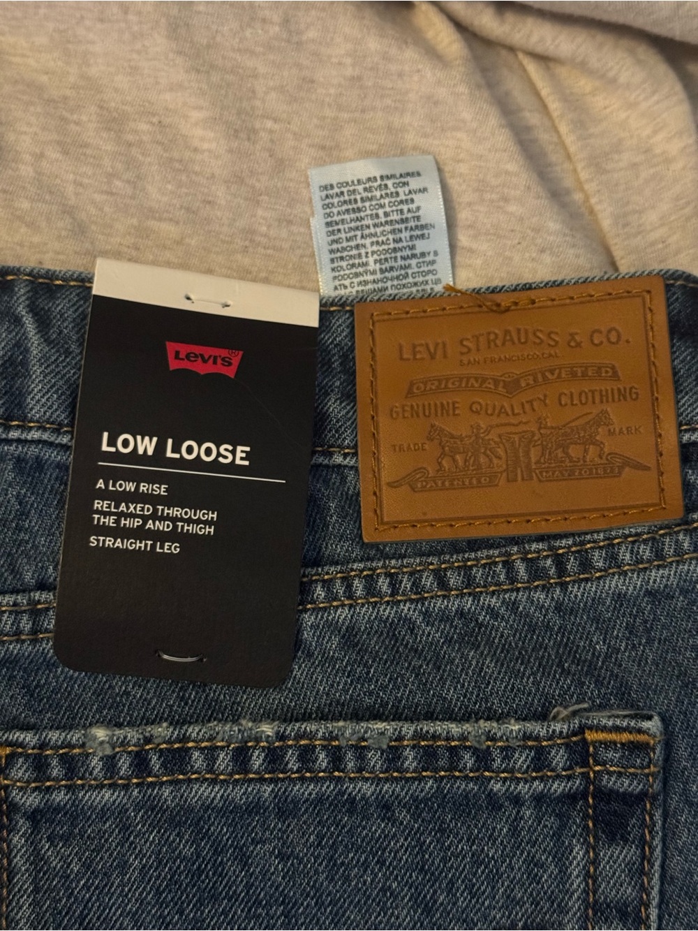 NWT Levi's Premium Women's Low Loose Jeans W27/28 - Picture 6 of 10